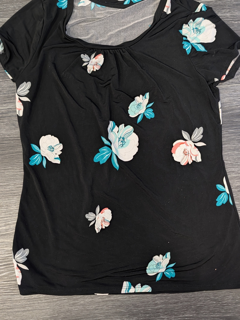 Black Floral Short-Sleeve Women’s Top